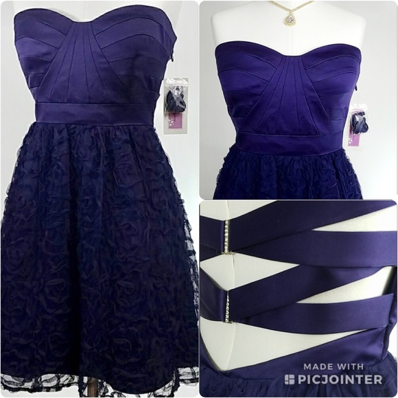 Adrianna Papell Dresses & Skirts - Host Pick! NWT! Adrianna Papell Caged Back Dress